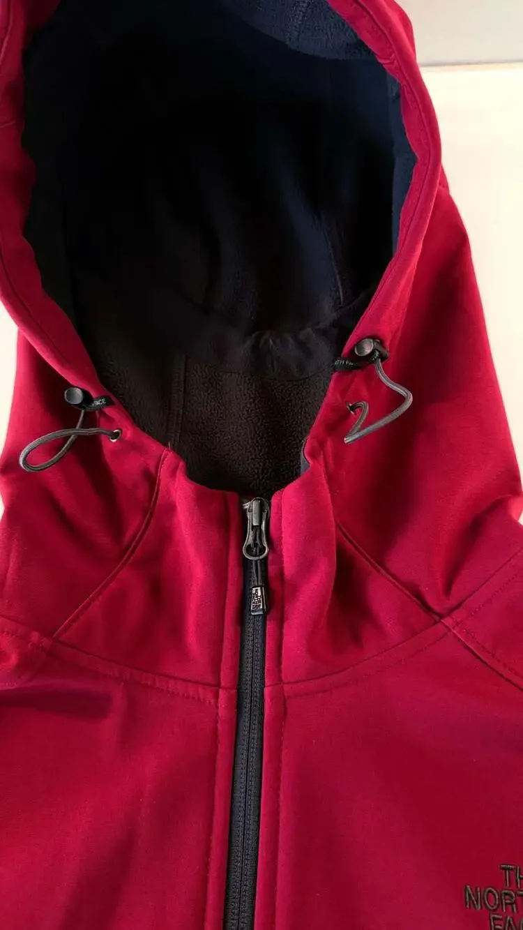 The North Face Apex Bionic Hooded Softshell Jacket maroon - Large